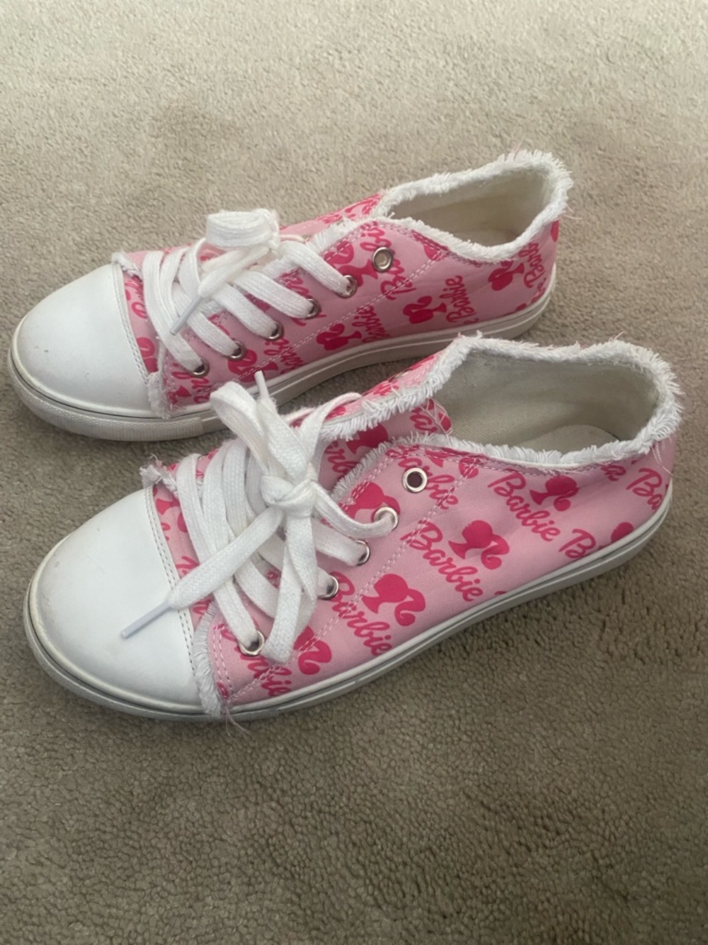 Barbie White & Pink Low-Top Womens sneakers